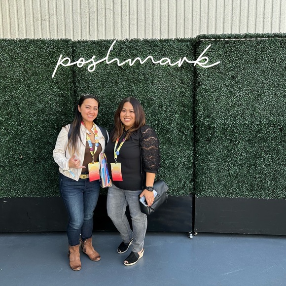 🌺Posh Ambassador II 🌺 - Picture 5 of 15